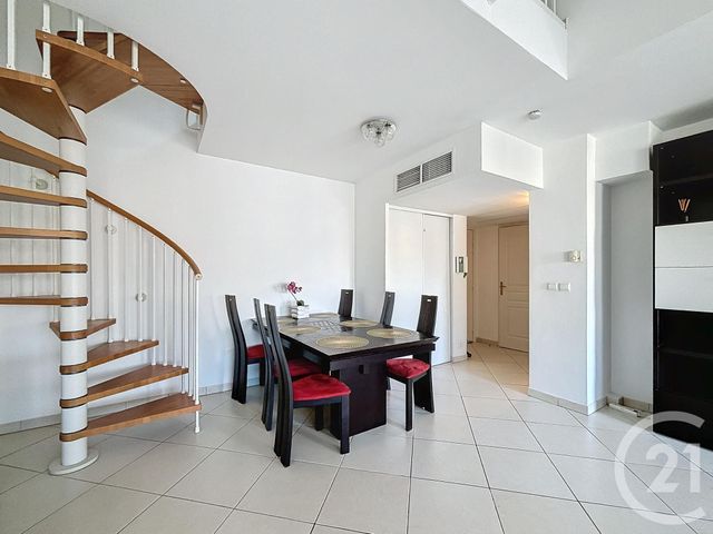 Appartement Duplex &agrave; louer - 3 pi&egrave;ces - 93,33 m2 - Cannes - 06 - PROVENCE-ALPES-COTE-D-AZUR