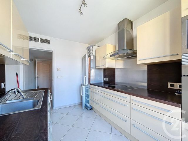 Appartement Duplex &agrave; louer - 3 pi&egrave;ces - 93,33 m2 - Cannes - 06 - PROVENCE-ALPES-COTE-D-AZUR
