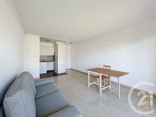 Appartement T2 &agrave; louer - 2 pi&egrave;ces - 42 m2 - Mandelieu La Napoule - 06 - PROVENCE-ALPES-COTE-D-AZUR