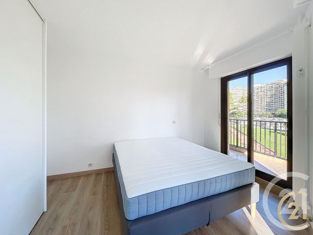 Appartement T2 &agrave; louer - 2 pi&egrave;ces - 42 m2 - Mandelieu La Napoule - 06 - PROVENCE-ALPES-COTE-D-AZUR