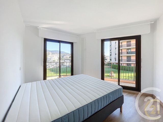 Appartement T2 &agrave; louer - 2 pi&egrave;ces - 42 m2 - Mandelieu La Napoule - 06 - PROVENCE-ALPES-COTE-D-AZUR