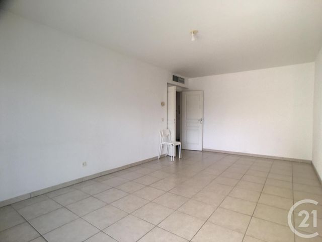 Appartement F3 &agrave; louer - 3 pi&egrave;ces - 60,58 m2 - Cannes La Bocca - 06 - PROVENCE-ALPES-COTE-D-AZUR