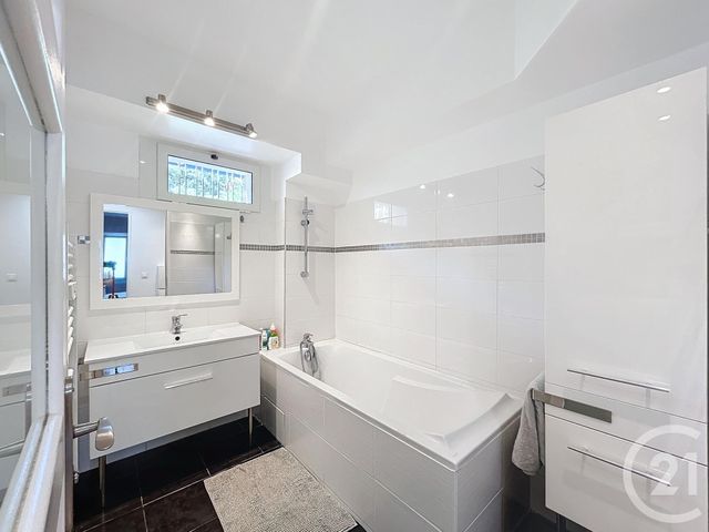 Appartement F4 &agrave; louer - 4 pi&egrave;ces - 90,51 m2 - Cannes - 06 - PROVENCE-ALPES-COTE-D-AZUR