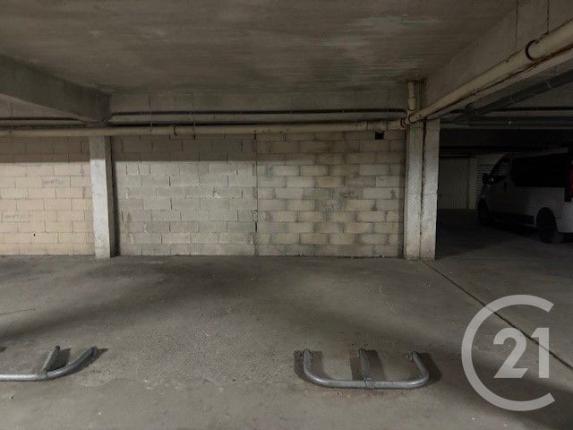 parking - CANNES - 06