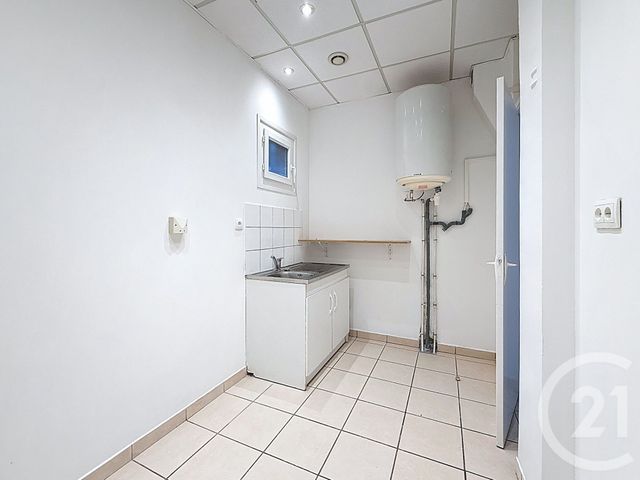 Appartement F4 &agrave; louer - 4 pi&egrave;ces - 77 m2 - 06 - PROVENCE-ALPES-COTE-D-AZUR