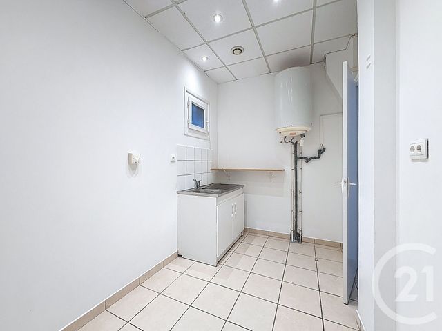 Appartement F4 &agrave; louer - 4 pi&egrave;ces - 77 m2 - 06 - PROVENCE-ALPES-COTE-D-AZUR