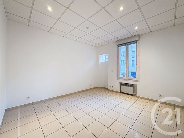 Appartement F4 &agrave; louer - 4 pi&egrave;ces - 77 m2 - 06 - PROVENCE-ALPES-COTE-D-AZUR