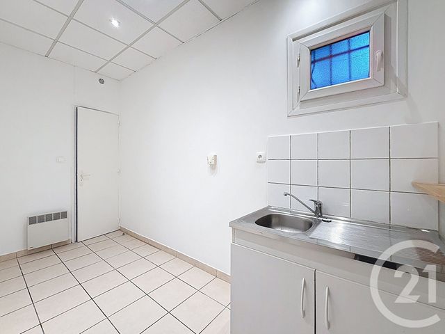 Appartement F4 &agrave; louer - 4 pi&egrave;ces - 77 m2 - 06 - PROVENCE-ALPES-COTE-D-AZUR