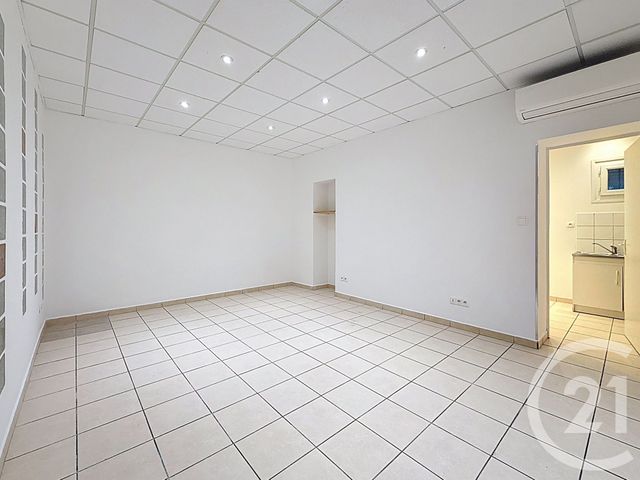 Appartement F4 &agrave; louer - 4 pi&egrave;ces - 77 m2 - 06 - PROVENCE-ALPES-COTE-D-AZUR