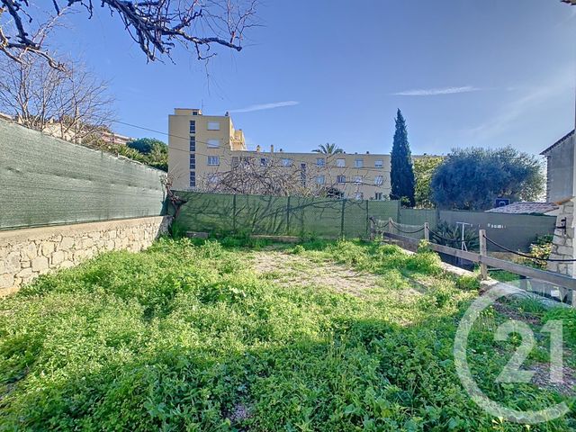 Appartement F3 &agrave; louer - 3 pi&egrave;ces - 62,05 m2 - Cannes La Bocca - 06 - PROVENCE-ALPES-COTE-D-AZUR