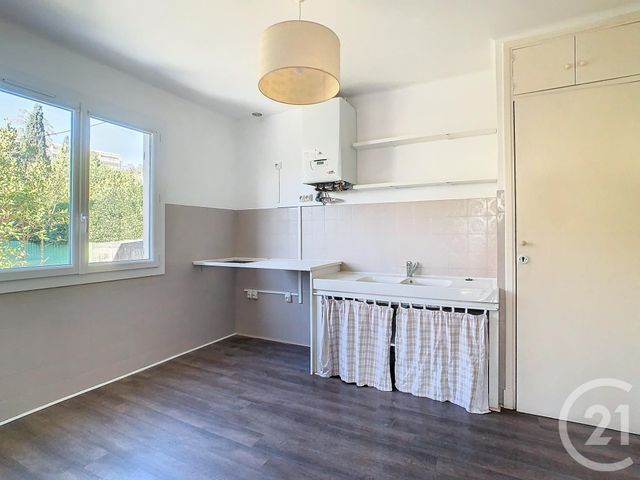 Appartement F3 &agrave; louer - 3 pi&egrave;ces - 62,05 m2 - Cannes La Bocca - 06 - PROVENCE-ALPES-COTE-D-AZUR