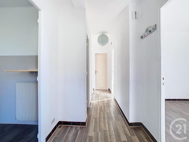 Appartement F3 &agrave; louer - 3 pi&egrave;ces - 62,05 m2 - Cannes La Bocca - 06 - PROVENCE-ALPES-COTE-D-AZUR