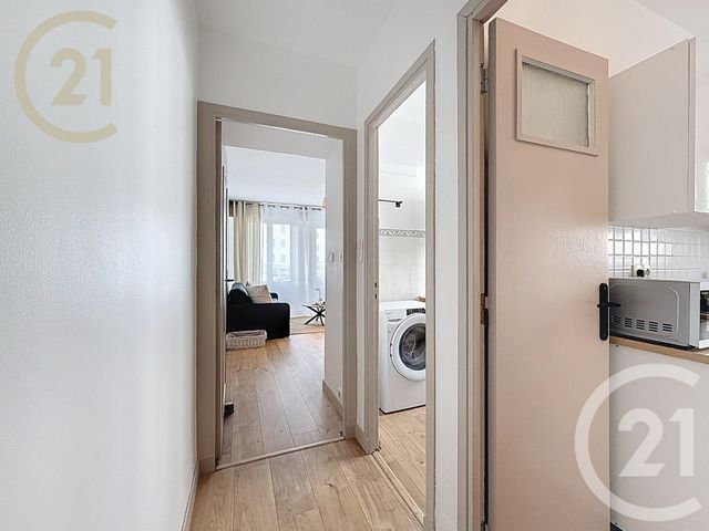 Appartement F1 &agrave; louer - 1 pi&egrave;ce - 30,56 m2 - Cannes - 06 - PROVENCE-ALPES-COTE-D-AZUR