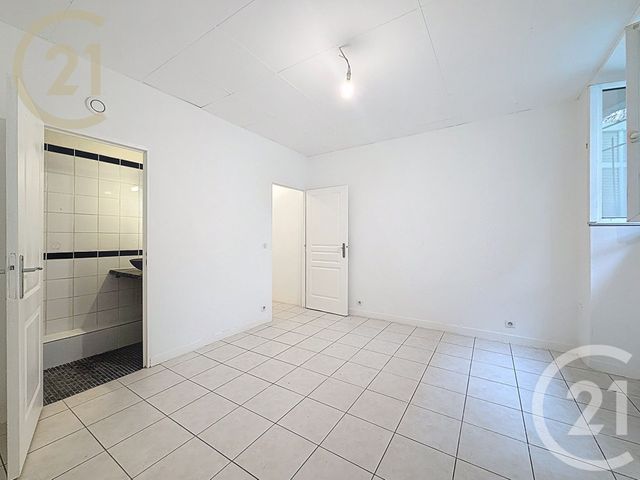 Appartement F2 &agrave; louer - 2 pi&egrave;ces - 31,67 m2 - Cannes - 06 - PROVENCE-ALPES-COTE-D-AZUR