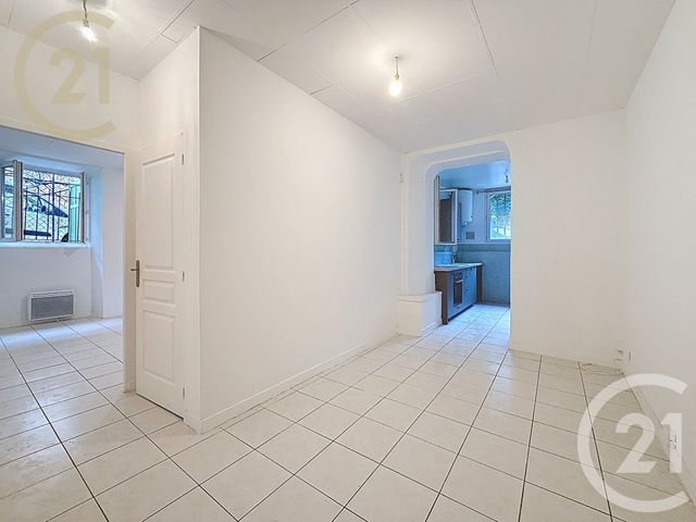 Appartement F2 &agrave; louer - 2 pi&egrave;ces - 31,67 m2 - Cannes - 06 - PROVENCE-ALPES-COTE-D-AZUR