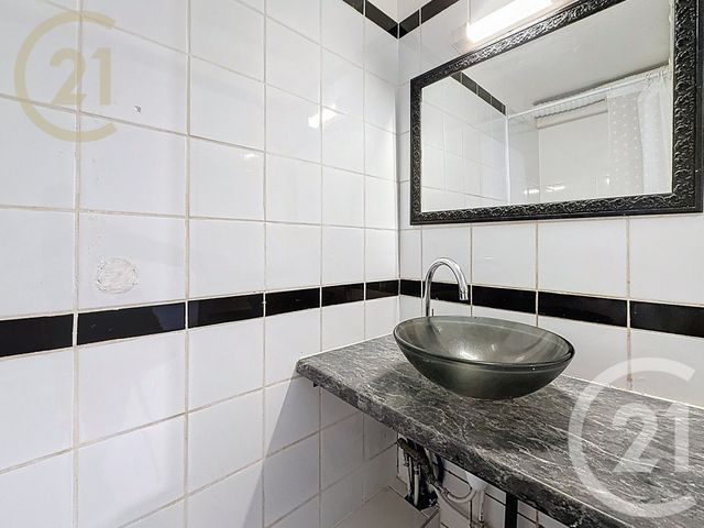 Appartement F2 &agrave; louer - 2 pi&egrave;ces - 31,67 m2 - Cannes - 06 - PROVENCE-ALPES-COTE-D-AZUR