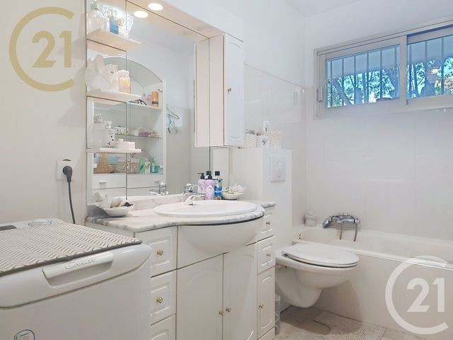 Appartement F3 &agrave; vendre - 3 pi&egrave;ces - 83,38 m2 - Le Cannet - 06 - PROVENCE-ALPES-COTE-D-AZUR