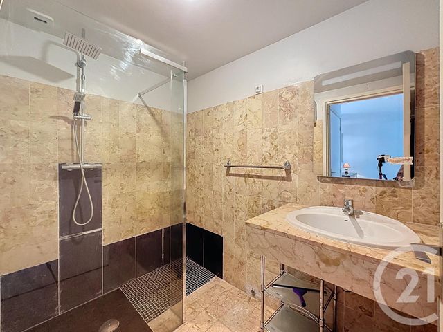 Appartement T2 &agrave; louer - 2 pi&egrave;ces - 41,66 m2 - Cannes - 06 - PROVENCE-ALPES-COTE-D-AZUR