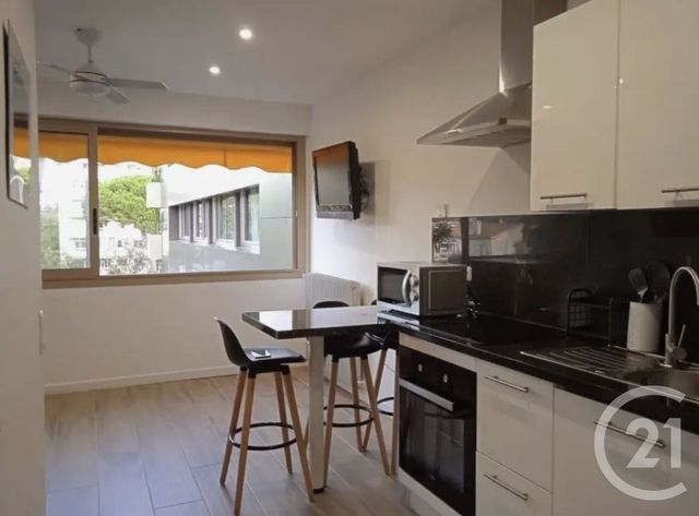 Appartement Studio &agrave; louer - 1 pi&egrave;ce - 23,50 m2 - Cannes La Bocca - 06 - PROVENCE-ALPES-COTE-D-AZUR
