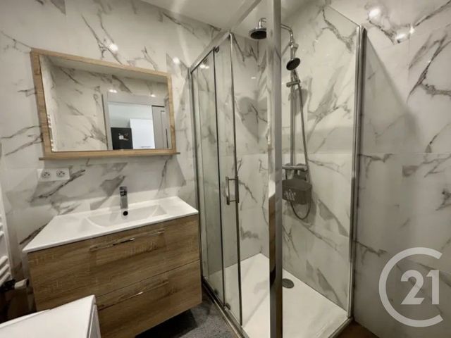 Appartement Studio &agrave; louer - 1 pi&egrave;ce - 23,50 m2 - Cannes La Bocca - 06 - PROVENCE-ALPES-COTE-D-AZUR