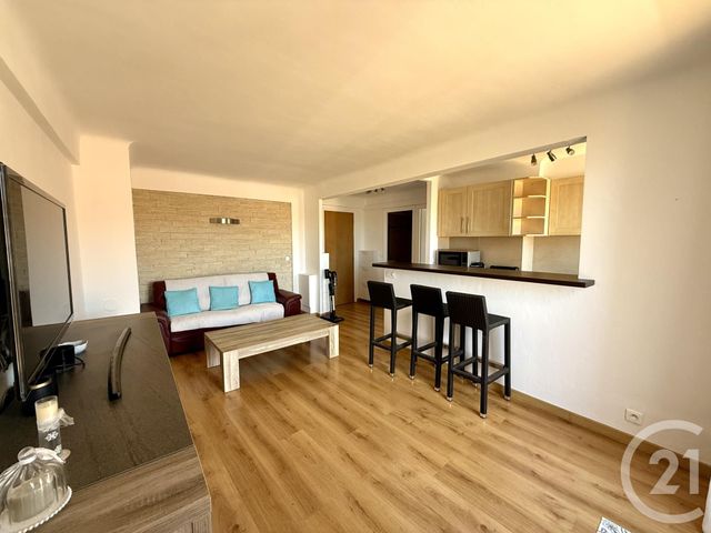 Appartement F2 &agrave; louer - 2 pi&egrave;ces - 50 m2 - Cannes La Bocca - 06 - PROVENCE-ALPES-COTE-D-AZUR