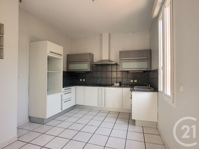 Appartement F4 &agrave; louer - 4 pi&egrave;ces - 86,10 m2 - Cannes La Bocca - 06 - PROVENCE-ALPES-COTE-D-AZUR