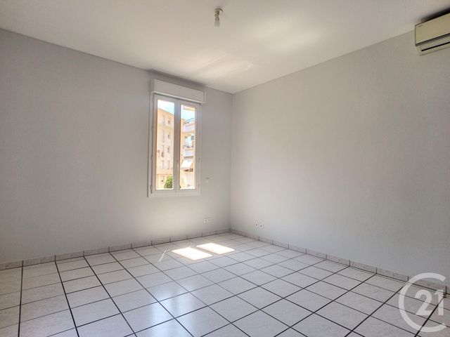 Appartement F4 &agrave; louer - 4 pi&egrave;ces - 86,10 m2 - Cannes La Bocca - 06 - PROVENCE-ALPES-COTE-D-AZUR