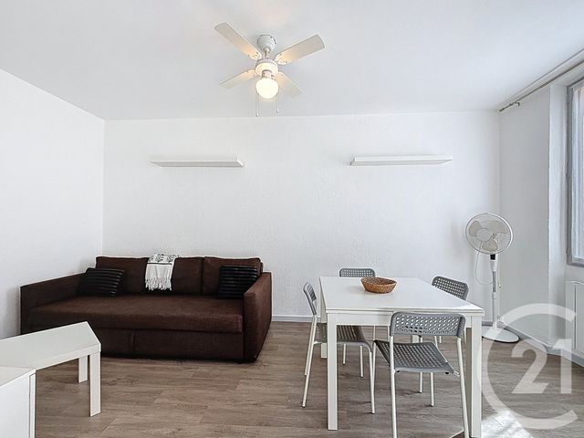 Appartement T2 &agrave; louer - 2 pi&egrave;ces - 43 m2 - Cannes - 06 - PROVENCE-ALPES-COTE-D-AZUR