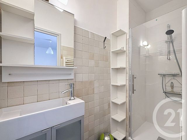 Appartement T2 &agrave; louer - 2 pi&egrave;ces - 43 m2 - Cannes - 06 - PROVENCE-ALPES-COTE-D-AZUR