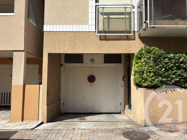 parking - CANNES - 06