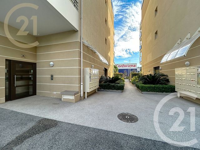Appartement Studio &agrave; vendre - 1 pi&egrave;ce - 27,14 m2 - Cannes La Bocca - 06 - PROVENCE-ALPES-COTE-D-AZUR