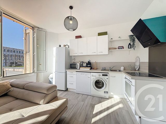 Appartement F3 &agrave; louer - 3 pi&egrave;ces - 45,02 m2 - Cannes - 06 - PROVENCE-ALPES-COTE-D-AZUR