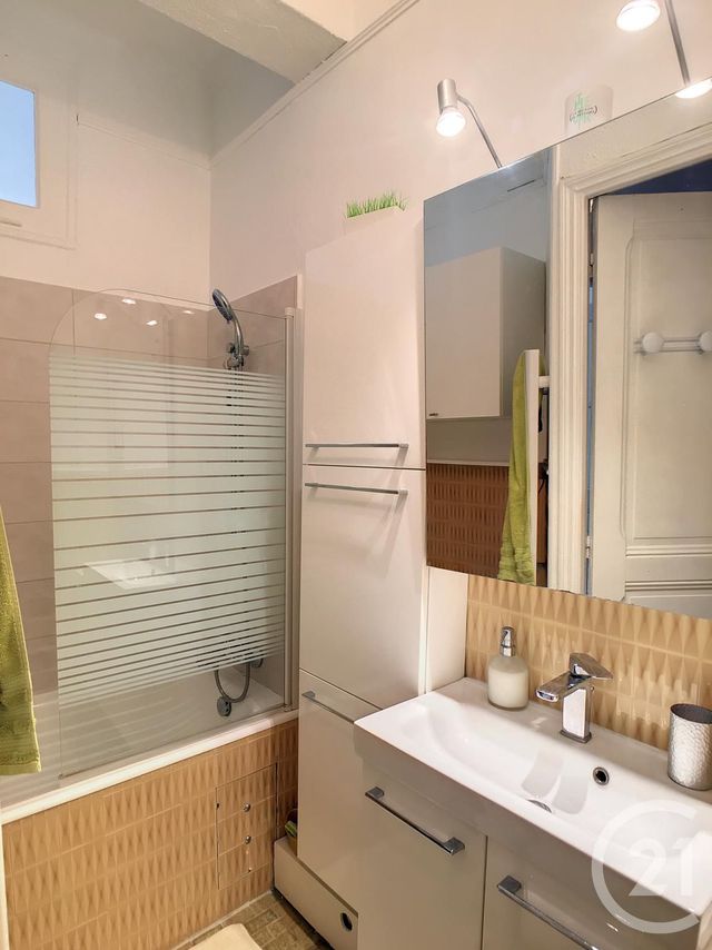 Appartement F3 &agrave; louer - 3 pi&egrave;ces - 62,74 m2 - Cannes - 06 - PROVENCE-ALPES-COTE-D-AZUR