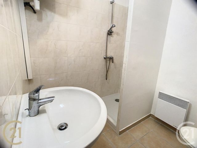 Appartement F2 &agrave; louer - 2 pi&egrave;ces - 30,89 m2 - Cannes - 06 - PROVENCE-ALPES-COTE-D-AZUR