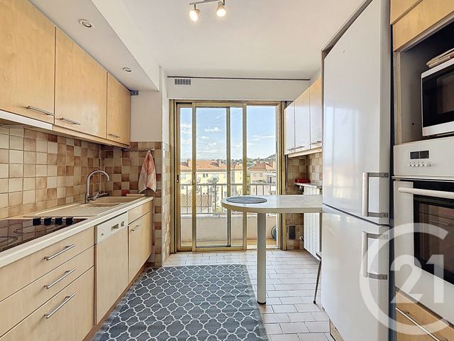 Appartement T4 &agrave; louer - 3 pi&egrave;ces - 76,27 m2 - Cannes La Bocca - 06 - PROVENCE-ALPES-COTE-D-AZUR