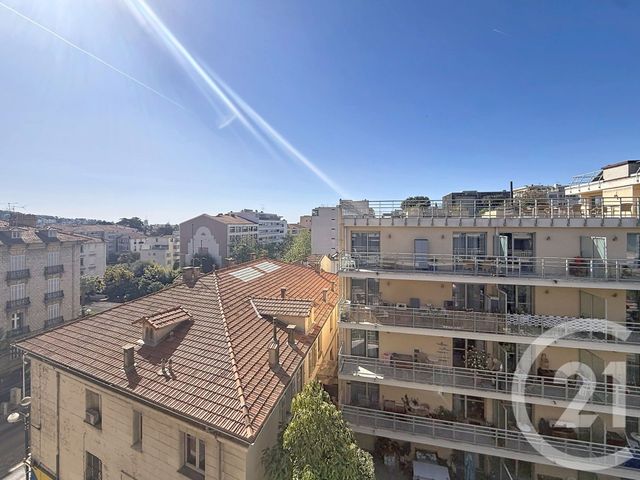 Appartement F2 &agrave; louer - 2 pi&egrave;ces - 45,02 m2 - Cannes - 06 - PROVENCE-ALPES-COTE-D-AZUR