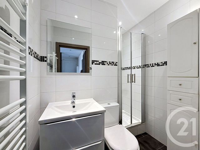 Appartement F3 &agrave; louer - 3 pi&egrave;ces - 51,20 m2 - Cannes - 06 - PROVENCE-ALPES-COTE-D-AZUR