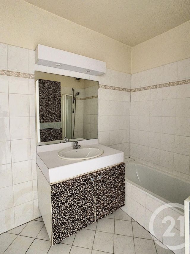 Appartement F3 &agrave; louer - 3 pi&egrave;ces - 69,53 m2 - Cannes - 06 - PROVENCE-ALPES-COTE-D-AZUR