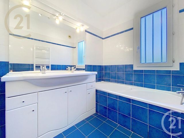 Appartement F4 &agrave; vendre - 4 pi&egrave;ces - 75,27 m2 - Cannes - 06 - PROVENCE-ALPES-COTE-D-AZUR
