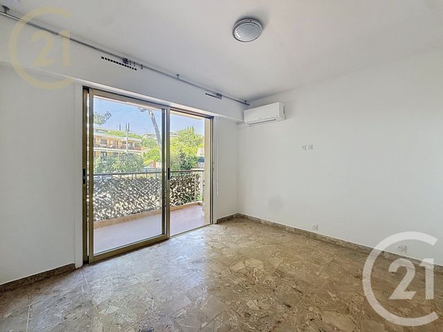 Appartement F1 &agrave; louer - 1 pi&egrave;ce - 17,45 m2 - Cannes - 06 - PROVENCE-ALPES-COTE-D-AZUR