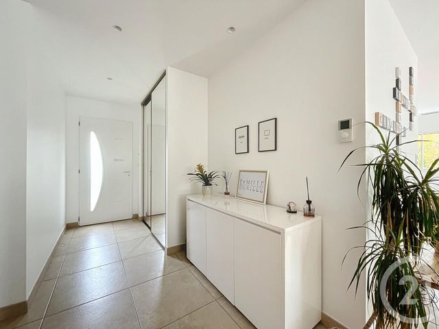 Maison &agrave; louer - 5 pi&egrave;ces - 148,02 m2 - La Roquette Sur Siagne - 06 - PROVENCE-ALPES-COTE-D-AZUR