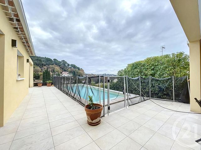Maison &agrave; louer - 5 pi&egrave;ces - 148,02 m2 - La Roquette Sur Siagne - 06 - PROVENCE-ALPES-COTE-D-AZUR