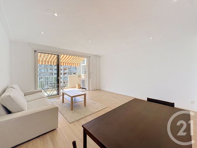 Appartement F2 &agrave; louer - 3 pi&egrave;ces - 61,32 m2 - Cannes - 06 - PROVENCE-ALPES-COTE-D-AZUR