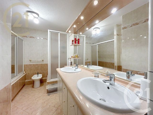 Appartement F4 &agrave; vendre - 4 pi&egrave;ces - 85 m2 - Cannes La Bocca - 06 - PROVENCE-ALPES-COTE-D-AZUR