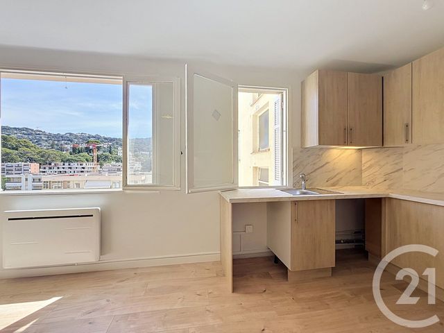 Appartement F4 &agrave; louer - 4 pi&egrave;ces - 65,10 m2 - Le Cannet - 06 - PROVENCE-ALPES-COTE-D-AZUR