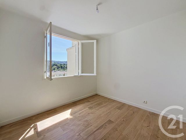 Appartement F4 &agrave; louer - 4 pi&egrave;ces - 65,10 m2 - Le Cannet - 06 - PROVENCE-ALPES-COTE-D-AZUR