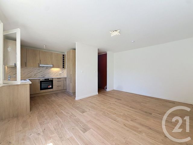 Appartement F4 &agrave; louer - 4 pi&egrave;ces - 65,10 m2 - Le Cannet - 06 - PROVENCE-ALPES-COTE-D-AZUR