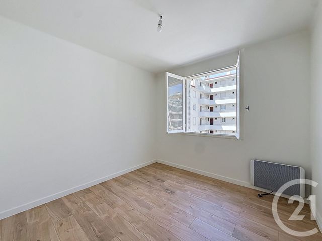 Appartement F4 &agrave; louer - 4 pi&egrave;ces - 65,10 m2 - Le Cannet - 06 - PROVENCE-ALPES-COTE-D-AZUR