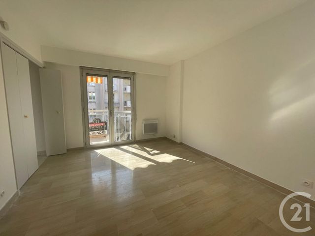 Appartement Studio &agrave; louer - 1 pi&egrave;ce - 20,26 m2 - Cannes - 06 - PROVENCE-ALPES-COTE-D-AZUR