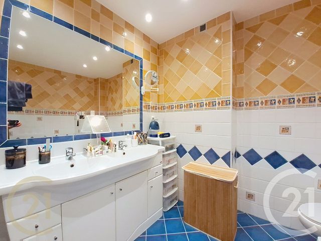 Appartement F4 &agrave; vendre - 4 pi&egrave;ces - 96,05 m2 - Le Cannet - 06 - PROVENCE-ALPES-COTE-D-AZUR